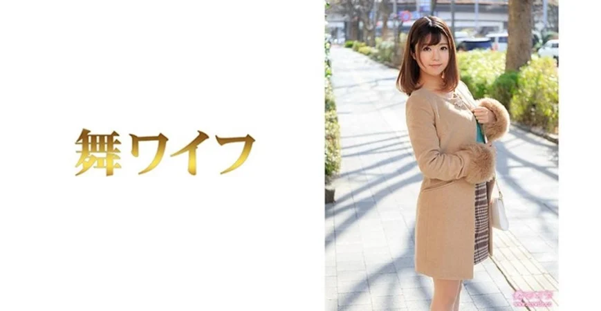 紧接第二场满背纹身外围少妇，特写手指揉穴扣弄，舔屌深喉骑上来，扶着屁股后入猛操